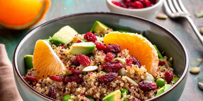 Insalata quinoa arancia avocado superfrutti semi lino zucca Amoseeds specialista superalimenti Bio